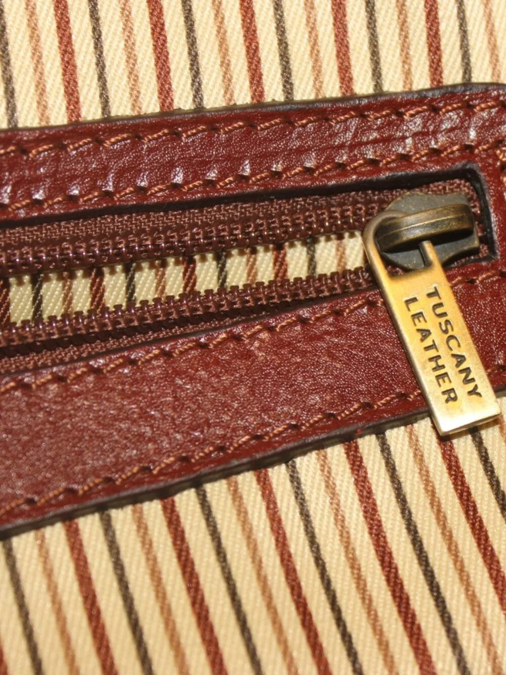 $685 Tuscany Leather Firenze Francoforte Travel Bag w Strap Never Used